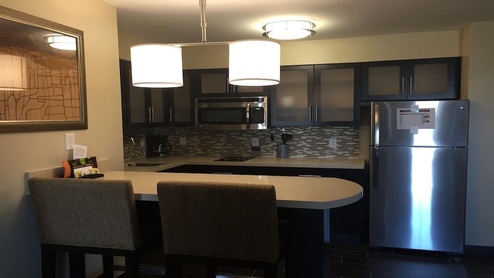 Staybridge Suites Merrillville By Ihg Εξωτερικό φωτογραφία
