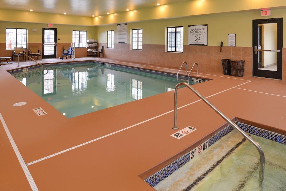 Staybridge Suites Merrillville By Ihg Εξωτερικό φωτογραφία