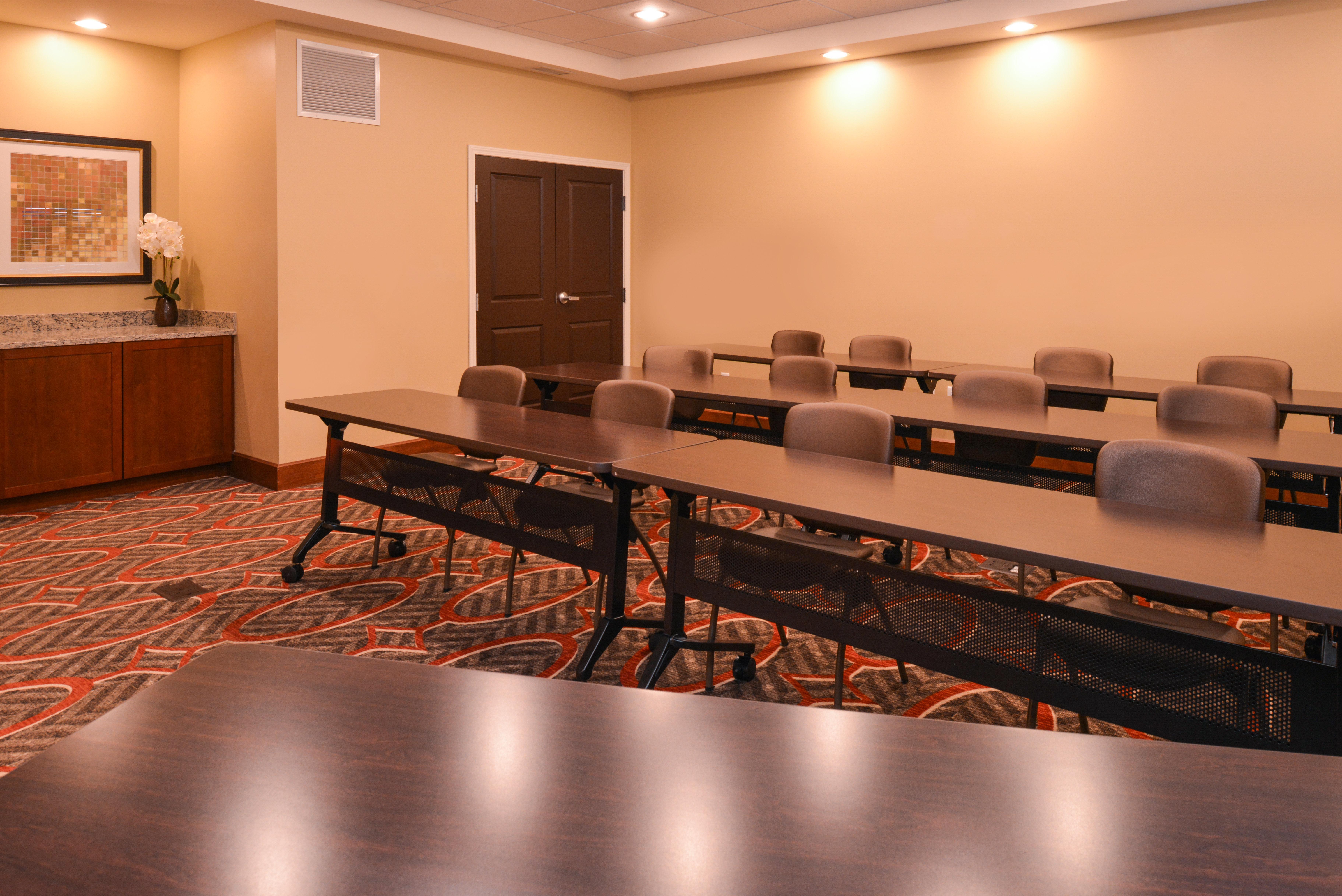 Staybridge Suites Merrillville By Ihg Εξωτερικό φωτογραφία
